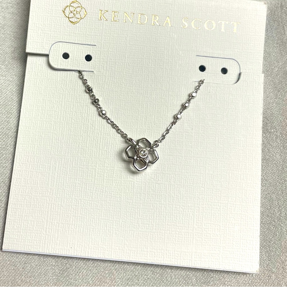 New with tags Kendra Scott necklace silver